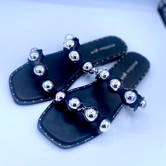 Madden Girl Black Slip On Woman’s Sandals With Giant Silver Studs NWOT Size 7.5 - Picture 2 of 13